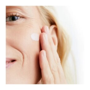 HYALURON FILLER + elasticity noche Kem dưỡng ẩm chống lão hóa và điều trị chống nhăn chính hãng Eucerin