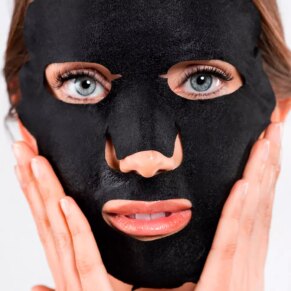 Mặt nạ Iroha Nature DETOX CHARCOAL BLACK tissue facial mask