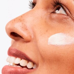 IT Cosmetics CONFIDENCE in a cream Kem chống lão hóa & Điều trị chống nhăn