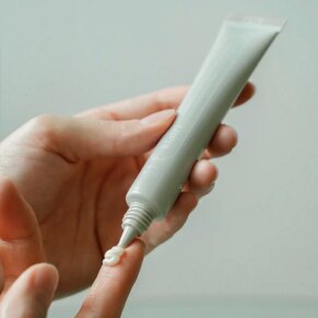 Kem đường viền mắt Klairs FUNDAMENTAL NOURISHING eye butter