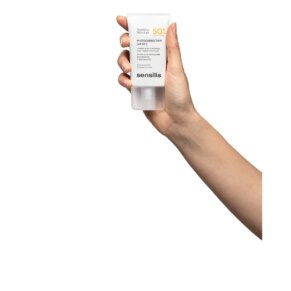 Kem dưỡng ẩm chống nhược điểm kem Sensilis PHOTOCORRECTION AR 50+ fluido