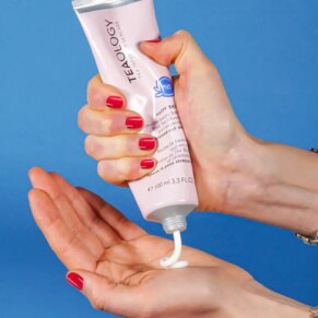 Teaology HAPPY BLUE TEA all-in-one beauty balm Kem dưỡng ẩm